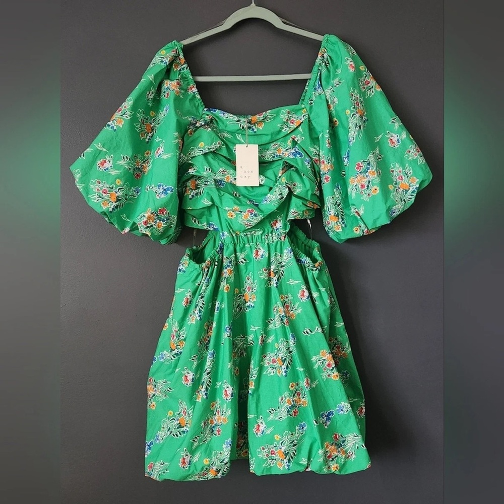 Floral Green Dress with Ruffled Sleeves